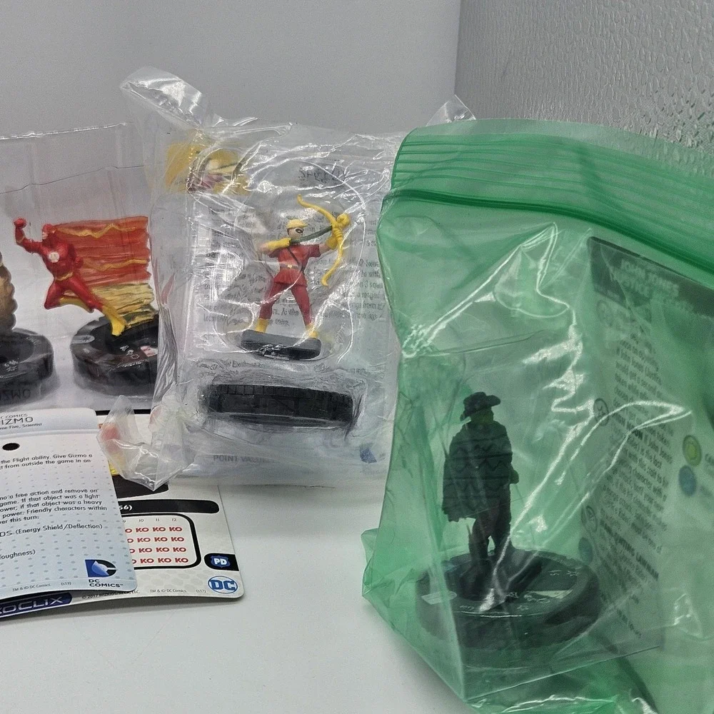Large Lot of DC HeroClix Miniatures & Character Cards - Flashpoint Set -...